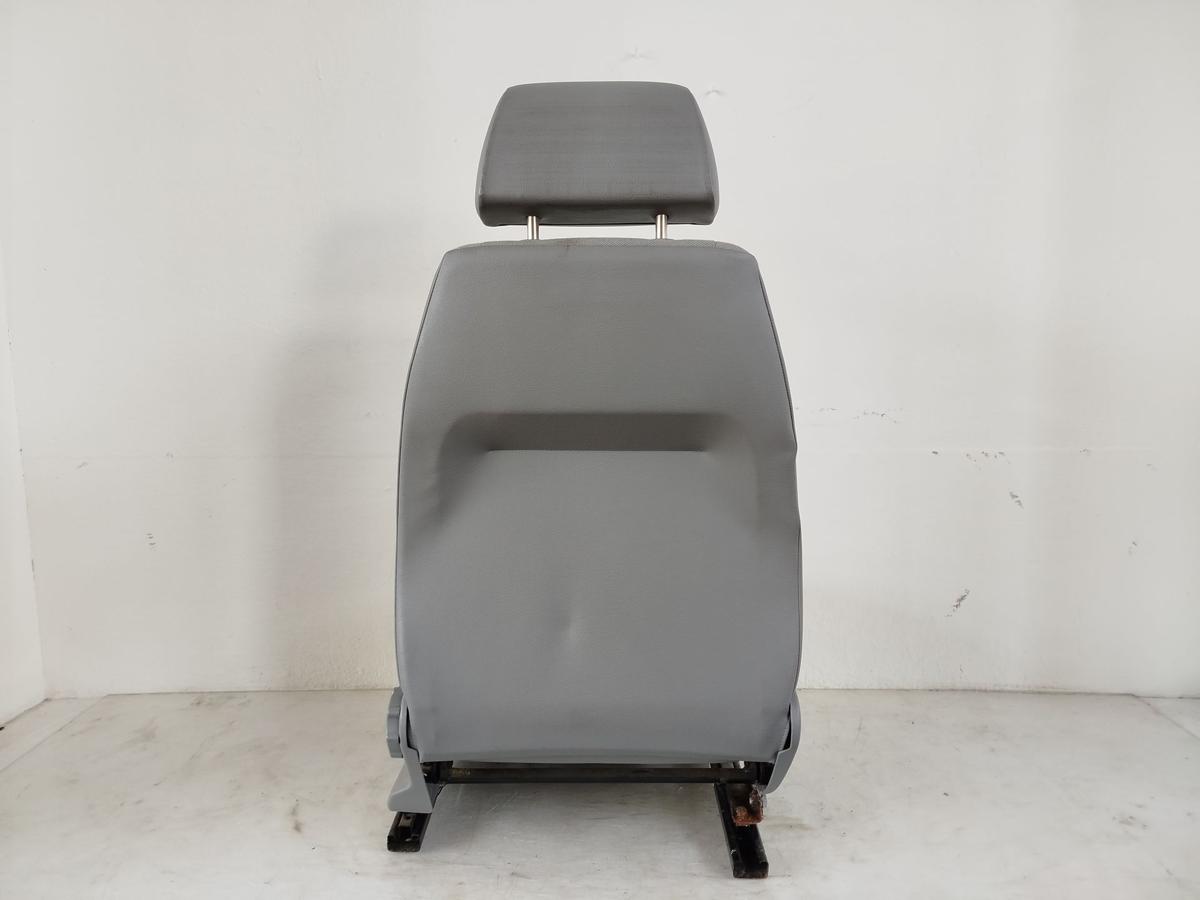 VW Caddy 2K Sitz vorn links Fahrersitz Stoff Wange verschlissen Autositz Stoff