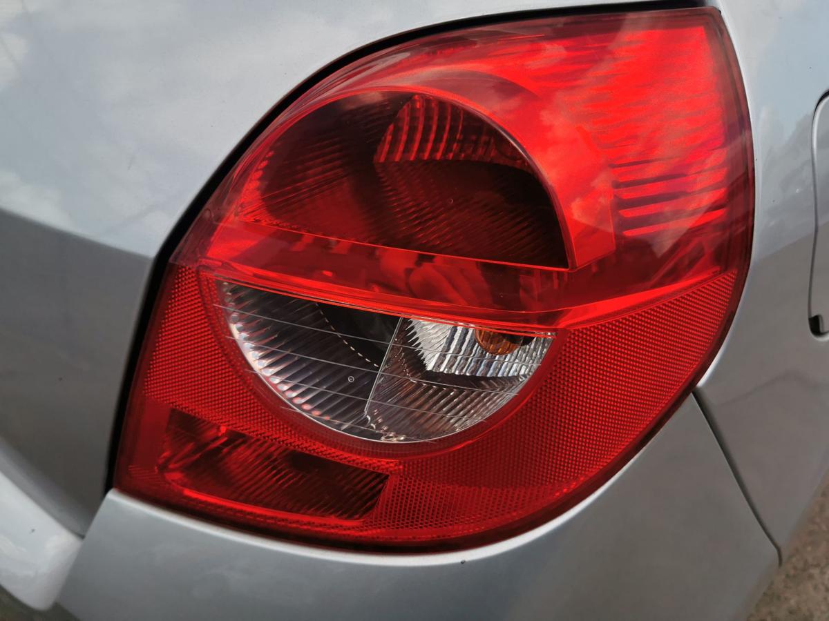 Renault Clio III R Rückleuchte Schlussleuchte Rücklicht hinten rechts 3 Türer