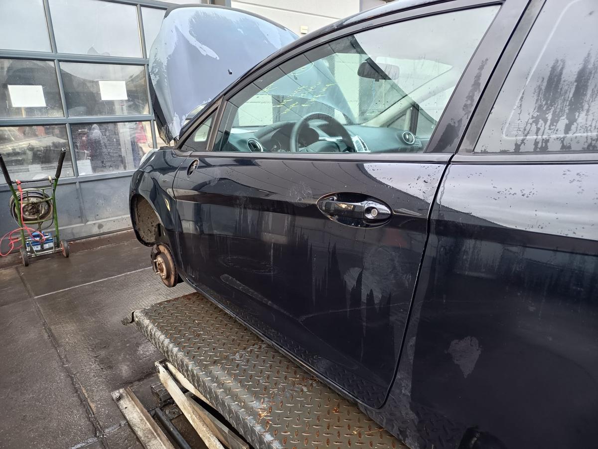 Ford Fiesta VII original T&uuml;r vorn links Fahrer Pantherschwarz Bj 2012