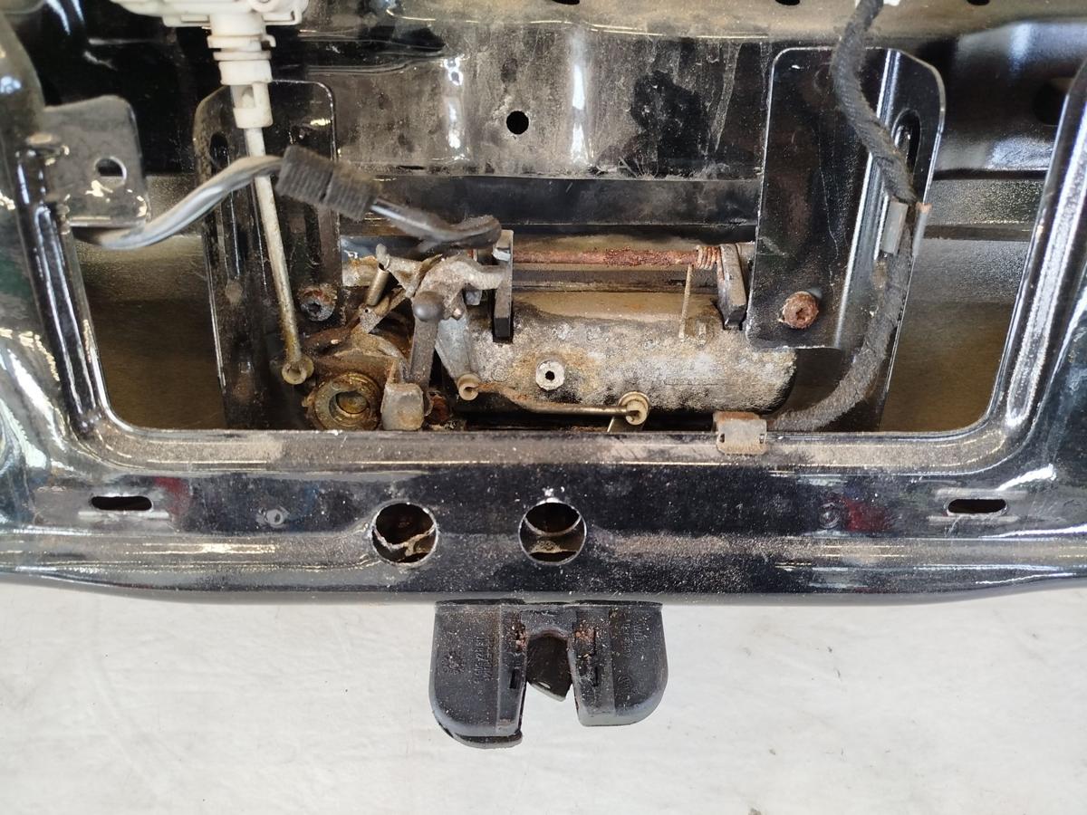 VW Golf 4 IV 1J Heckklappe mit Heckscheibe Kofferklappe Heckdeckel L041 schwarz
