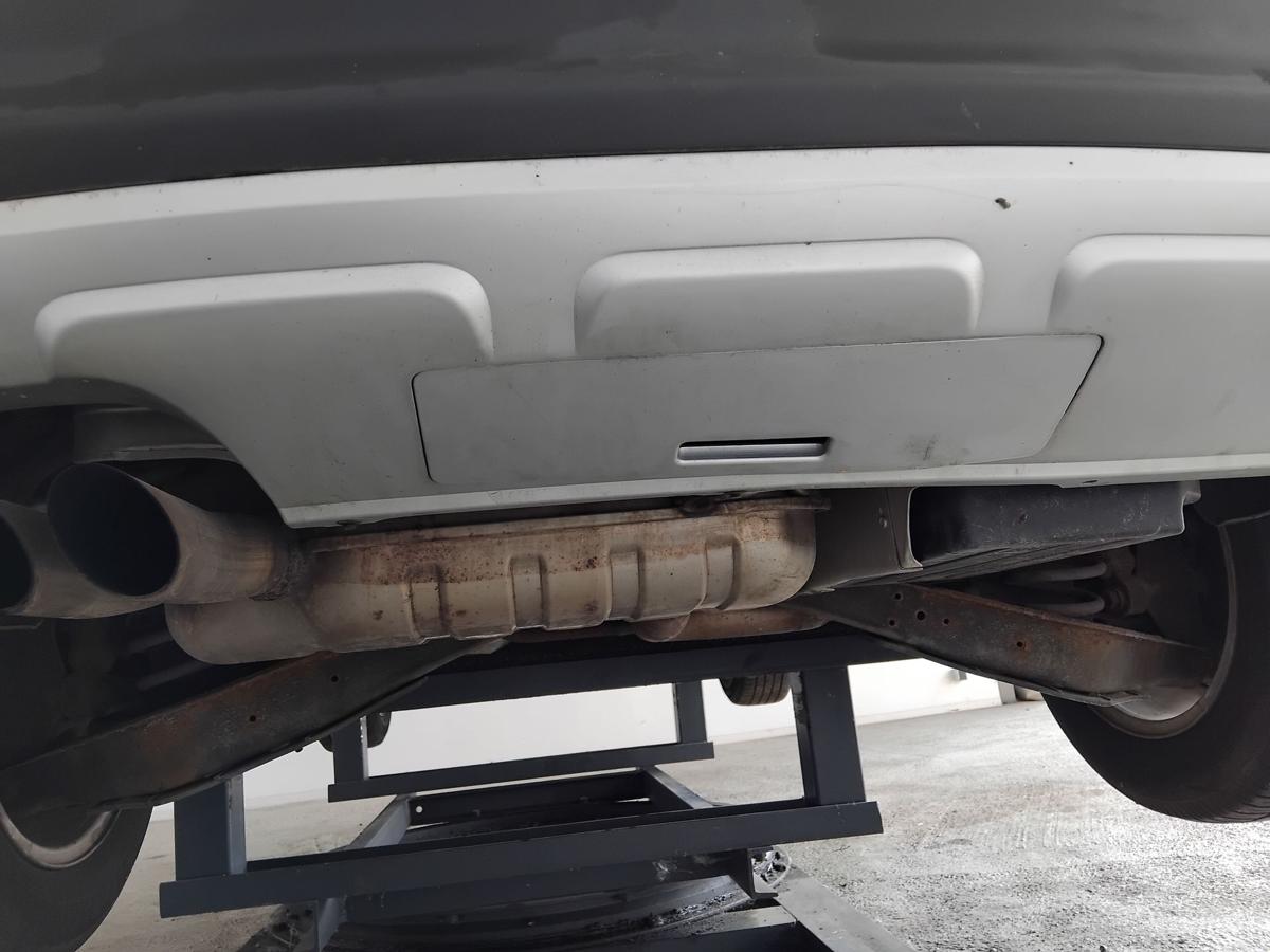 Skoda Yeti 5L original Stoßfänger Stoßstange hinten mit PDC BJ2010 AHK Klappe