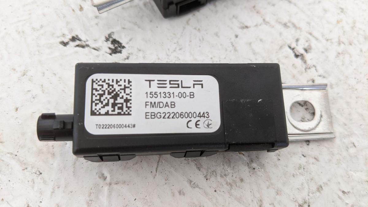 Tesla Model Y Antennenverstärker Heckklappe 2er Satz FM DAB Verstärker Radio