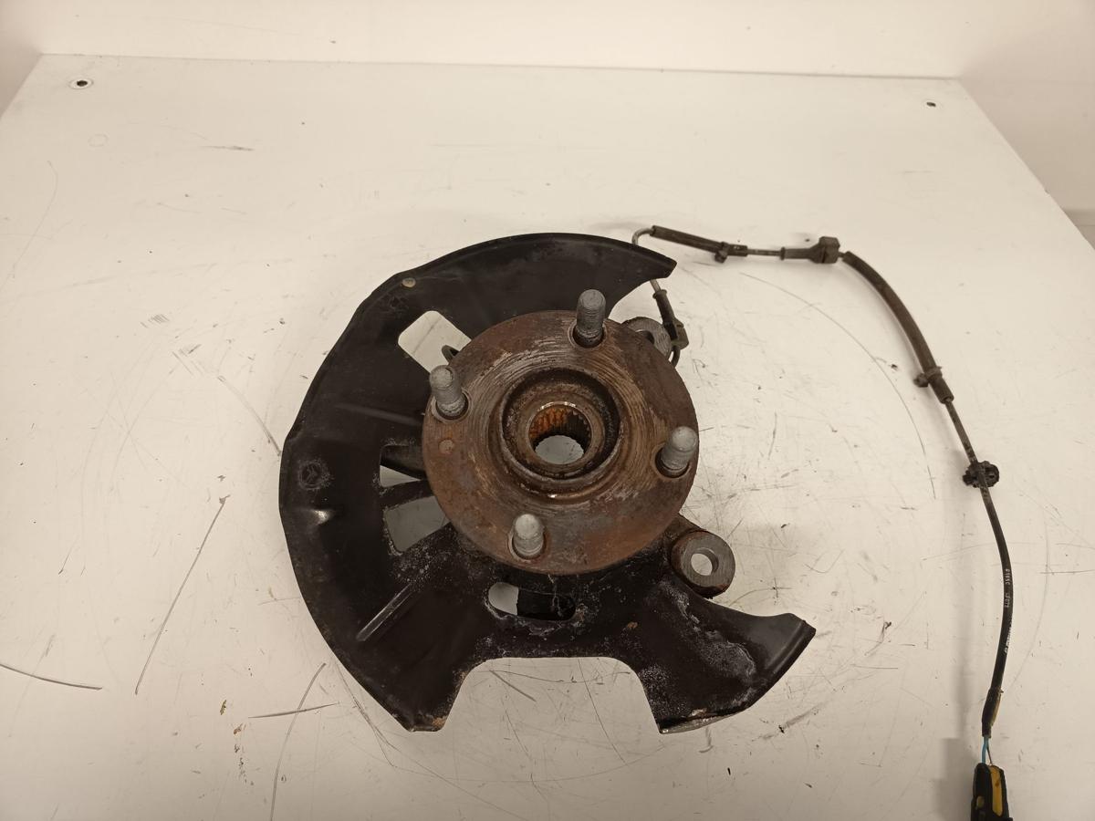 Mazda 2 DJ orig Achsschenkel mit Radnabe und Lager vorn rechts 1,5l 66KW Bj 2015