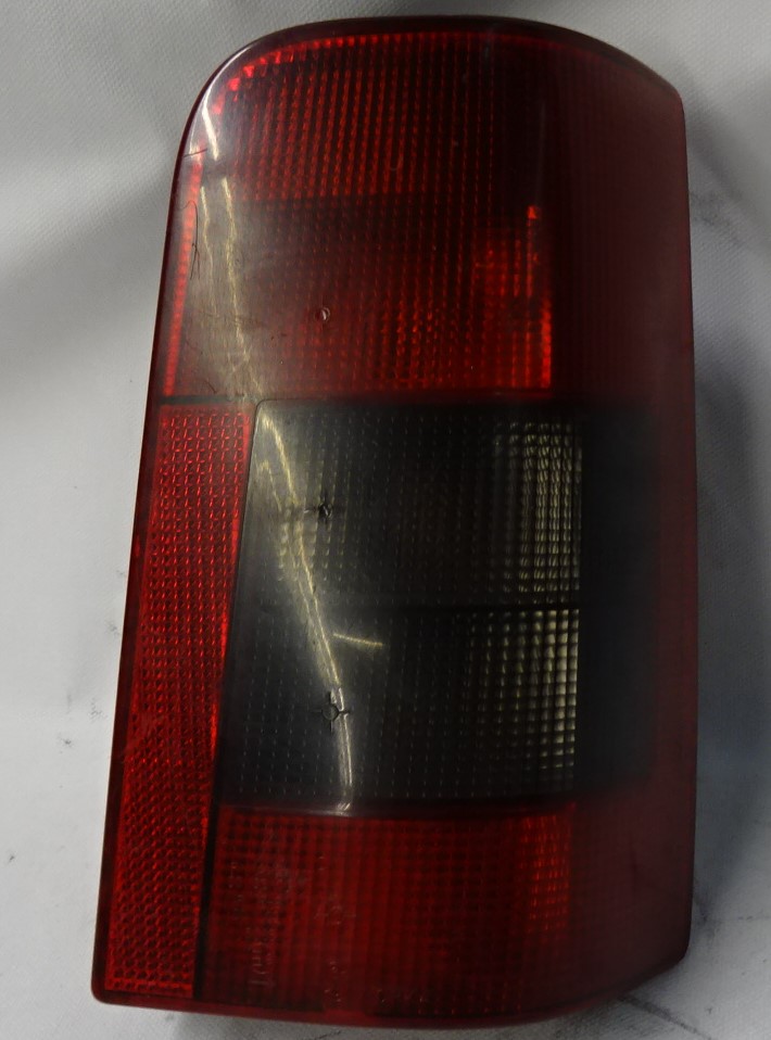 Citroen Berlingo BJ2005 Farbe Rückleuchte rechts rot schwarz