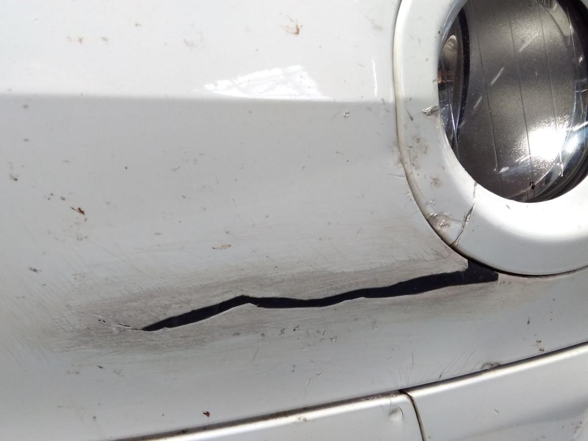Ford S-Max 1 WA6 orig.Stoßfänger Stoßstange vorn frostweiß beschädigt BJ2008