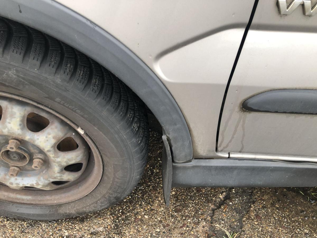 Suzuki Ignis Typ MH Kotfl&uuml;gel links Fender Radabdeckung Seitenwand silber