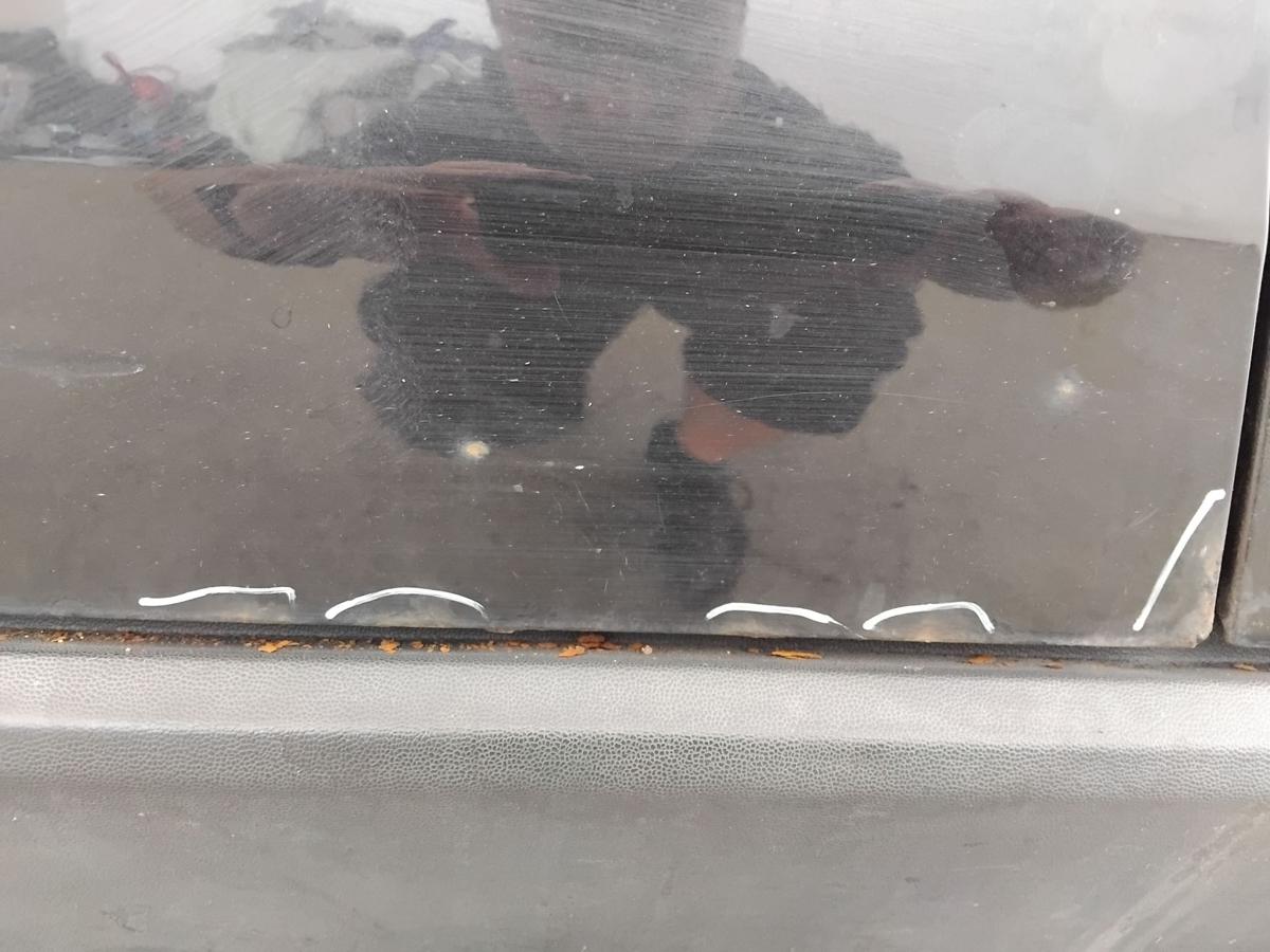 Mercedes ML164 Tür vorn links Fahrertür ROST BJ2006 197 obsidianschwarzmetallic