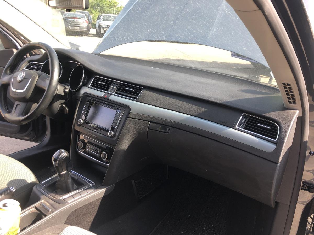 Skoda Superb 2 Typ 3T Armaturenbrett Cockpit Armaturentafel im Rohbau Dashboard