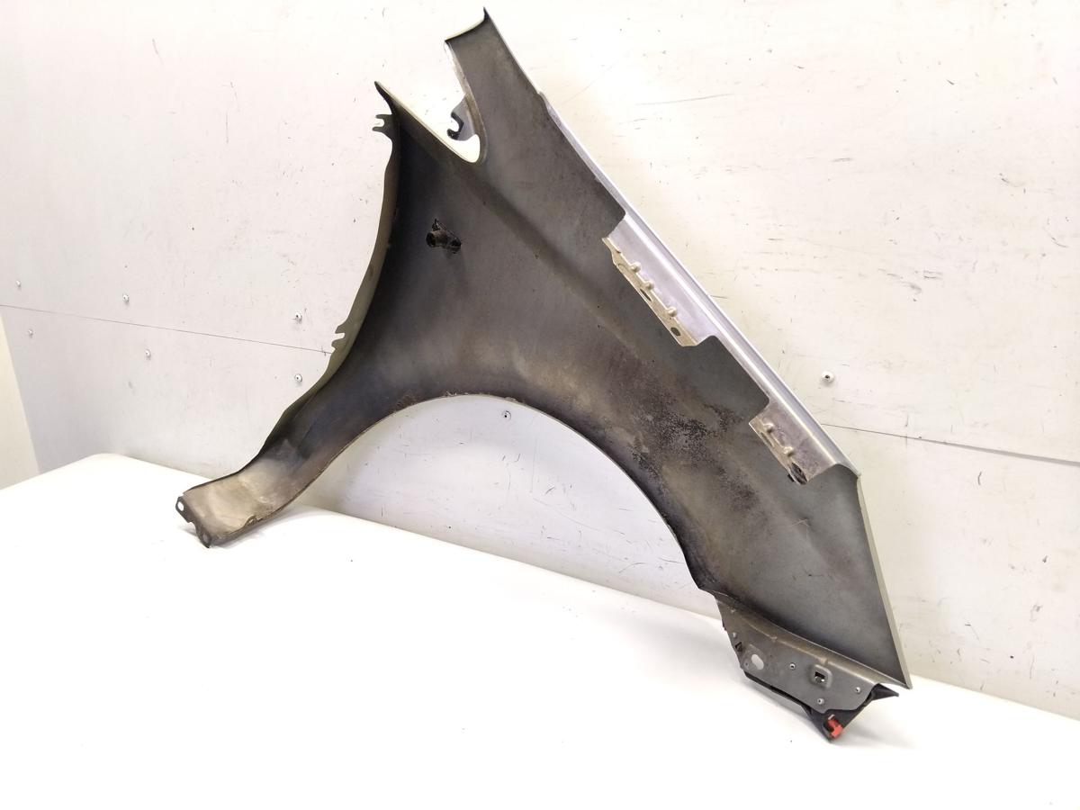 Opel Corsa D original Kotflügel vorn links champagnersilber Z40M Bj.2006