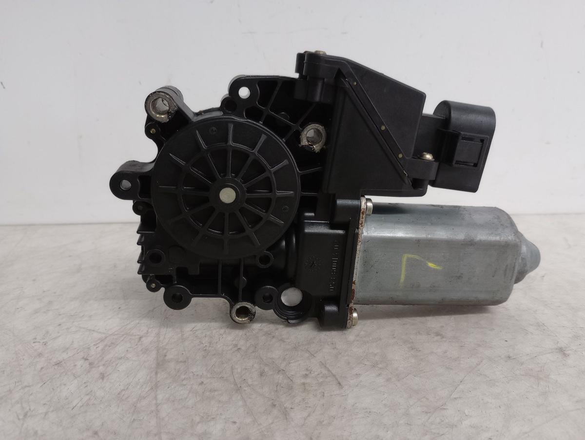 Audi A3 8L 3 Türer orig Fensterhebermotor vorn links Fahrer 8L3959801 Bj 1997