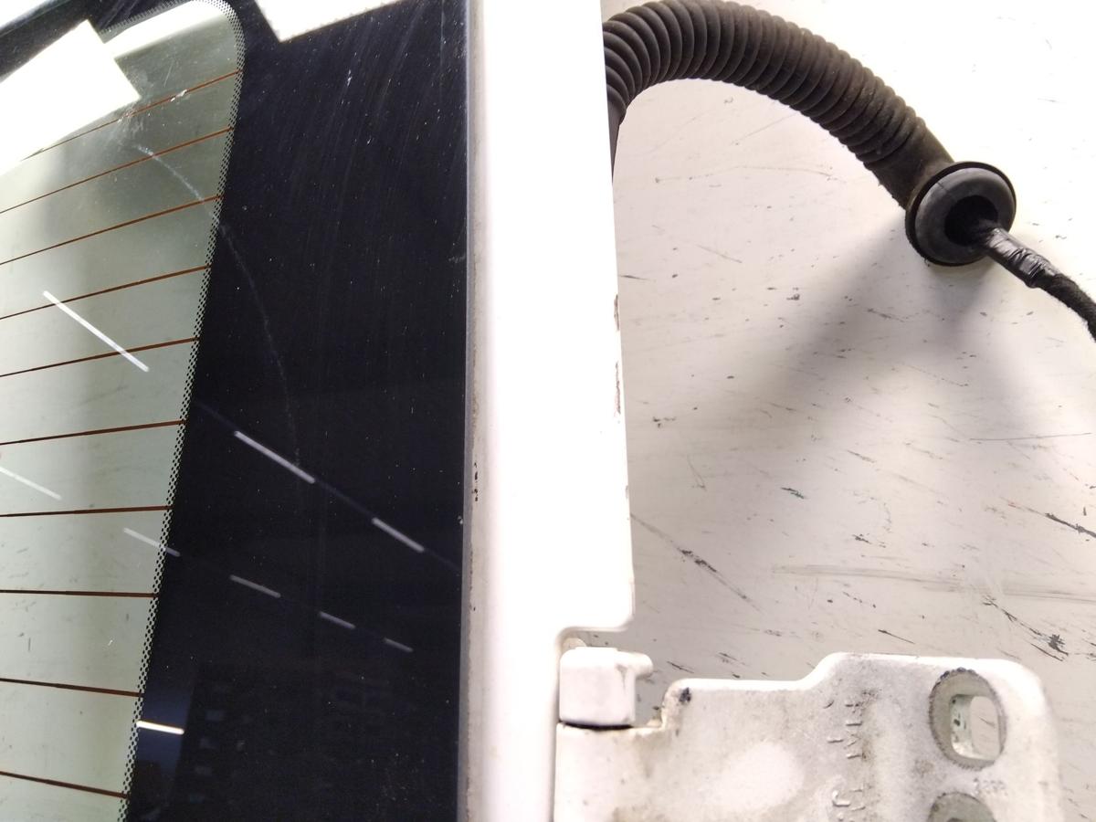 Opel Combo D Heckt&uuml;r Heckfl&uuml;gelt&uuml;r rechts polarweiss 249 mit Scheibe Bj.2014