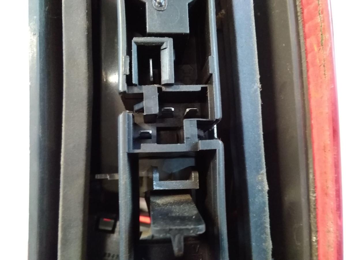 Volvo V70 original R&uuml;ckleuchte Schlussleuchte oben links BJ1998