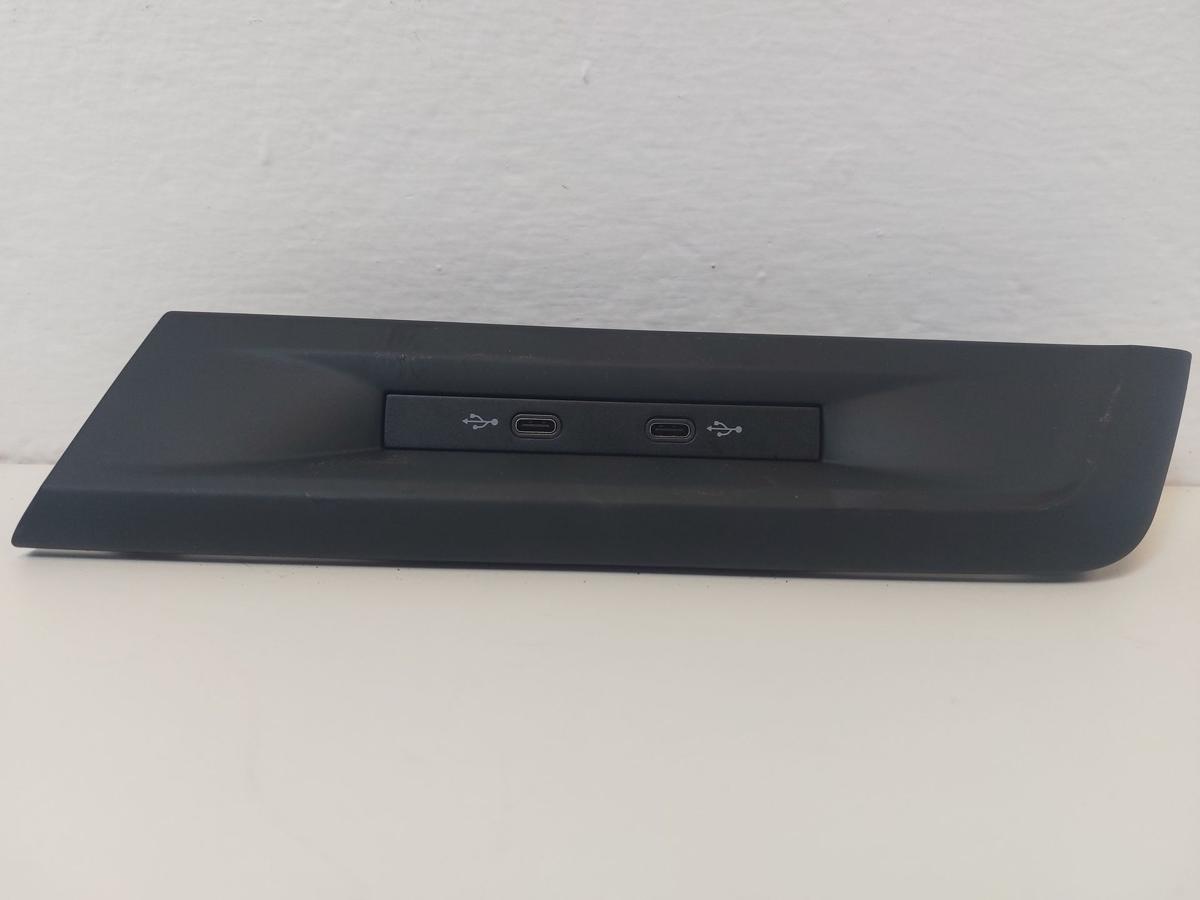 VW Golf 8 VIII CD Variant Leiste USB Anschl&uuml;sse Armaturenbrett vorn