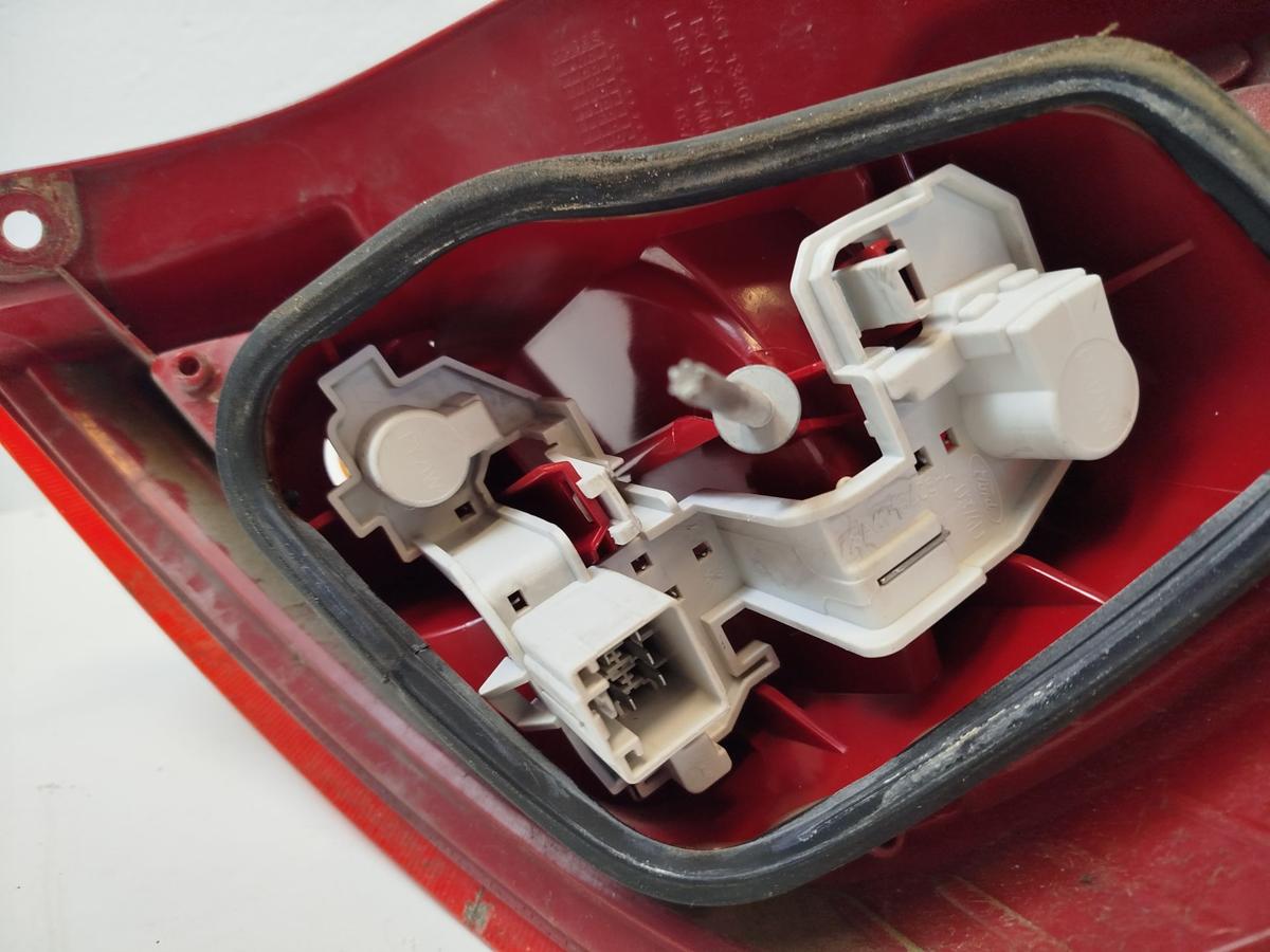 Ford Fiesta JA8 R&uuml;ckleuchte links R&uuml;cklicht Heckleuchte 3/5 t&uuml;rer Heckleuchte