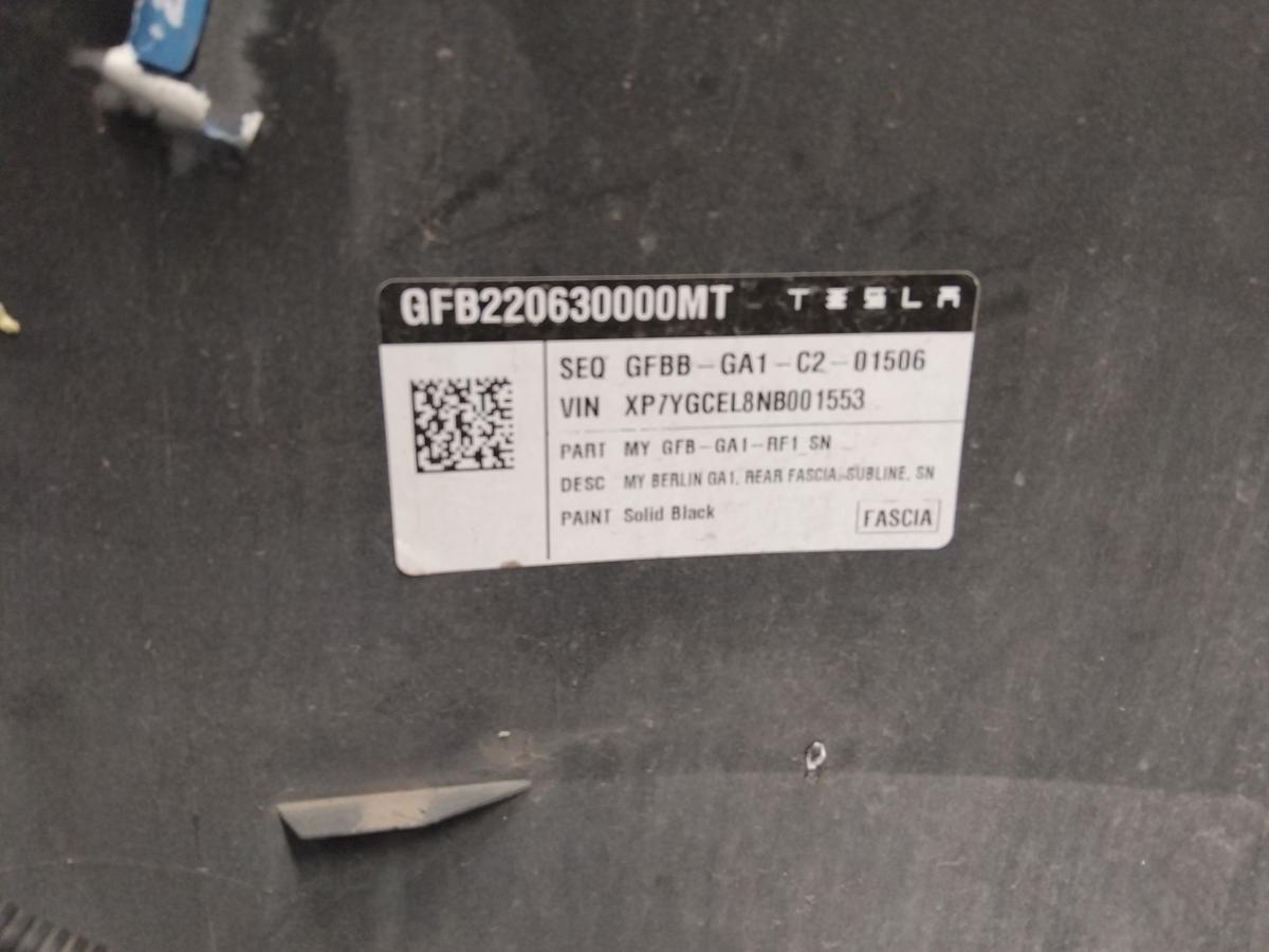 Tesla Model Y original Stoßfänger Stoßstange hinten schwarz solid black mit PDC Bj.2022