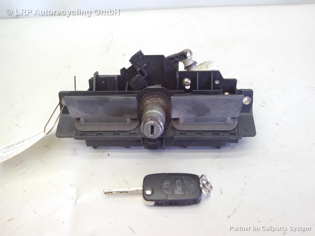 Audi A6 4B BJ2000 original Hecktüröffner/Griffleiste mit Schließmechanismus 4B0827565H/J