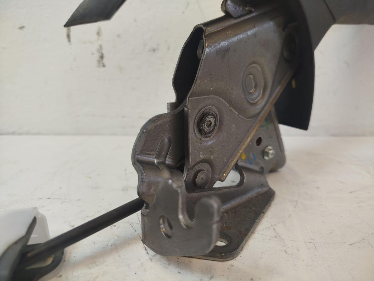 Toyota Yaris XP13 Handbremshebel Handbremse Parkbremse Feststellbremse