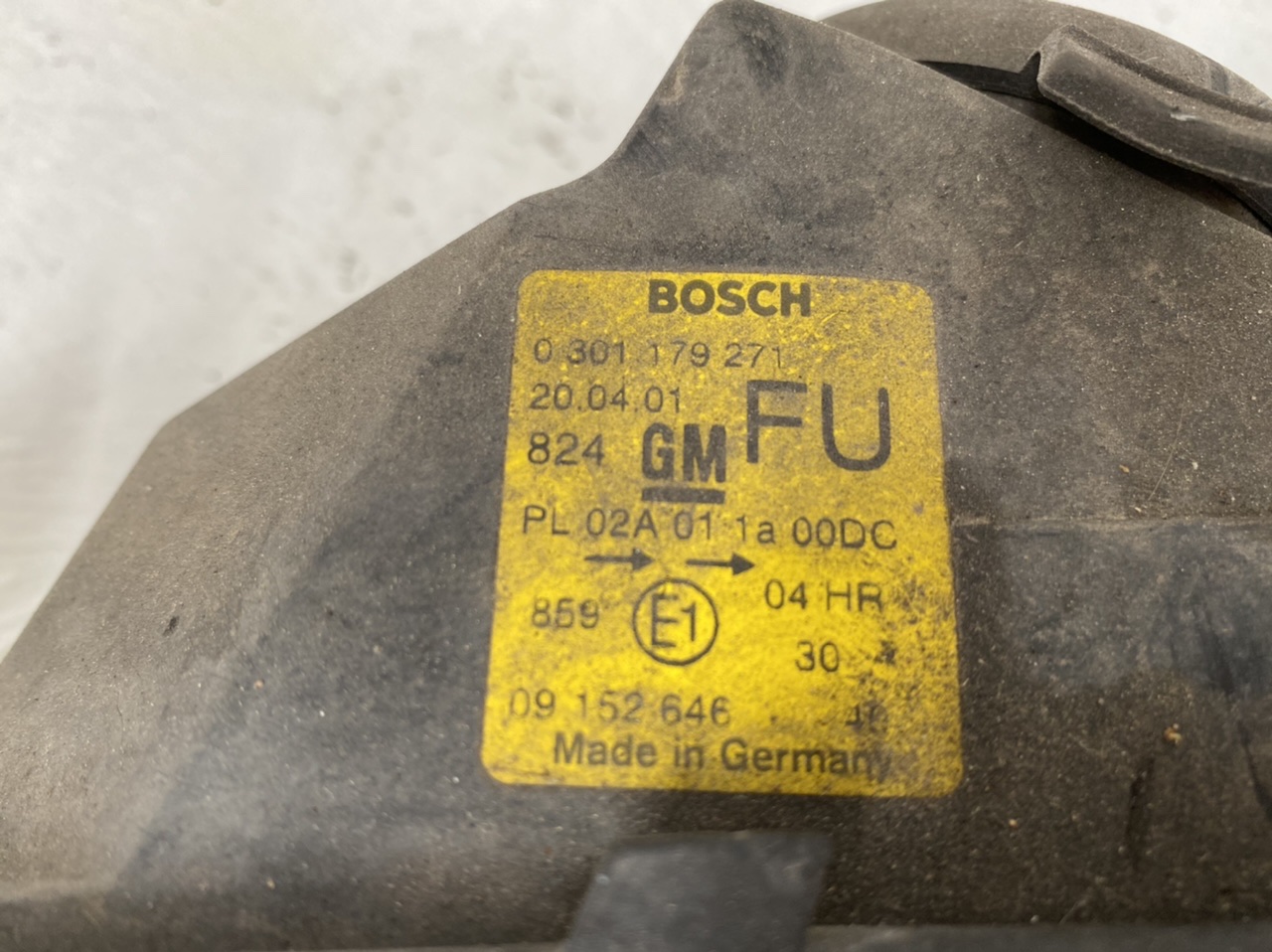 Opel Vectra B Bj.01 Xenonscheinewerfer links 09152646 BOSCH