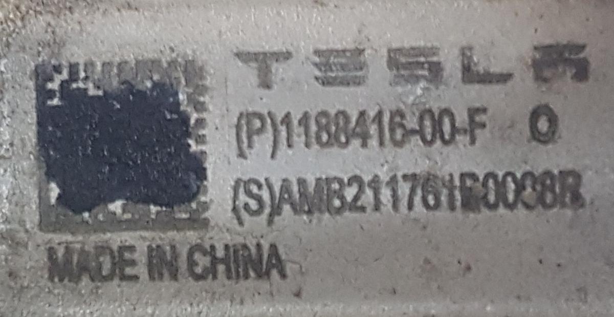Tesla Model Y Achsschenkel hinten rechts Bj22 1188416-00-F 335x22mm Performance