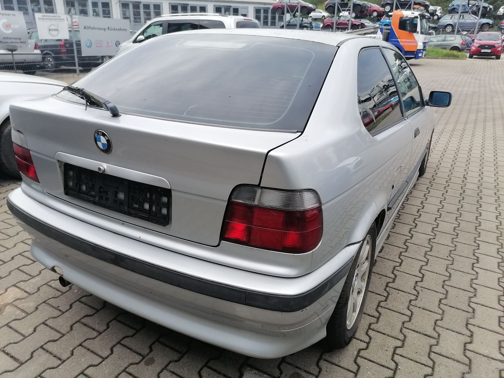 BMW E36 Compact Heckklappe Hecktür Kofferraumklappe 354-Titansilber BJ94-00