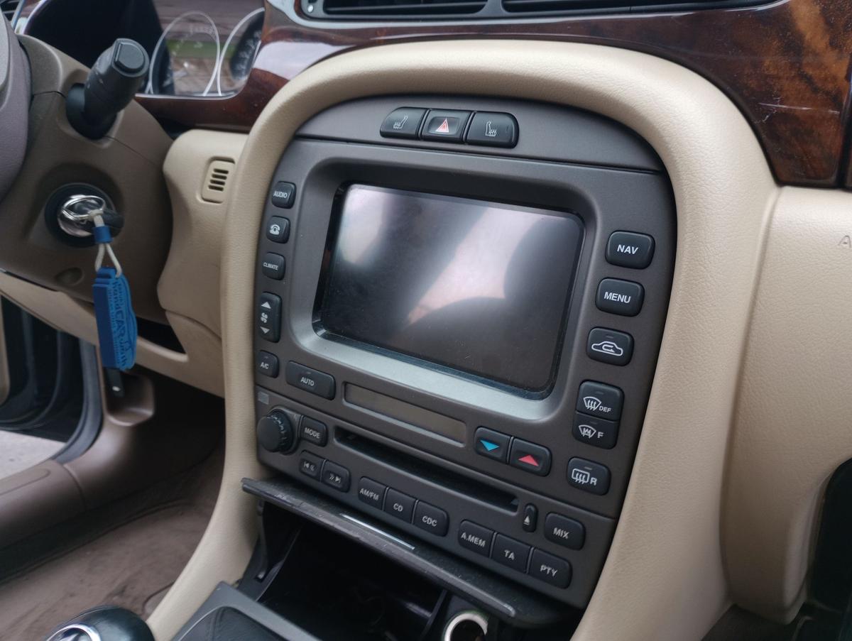 Jaguar X-Type Estate original Radio mit CD-Player Code vorhanden Bj 2007