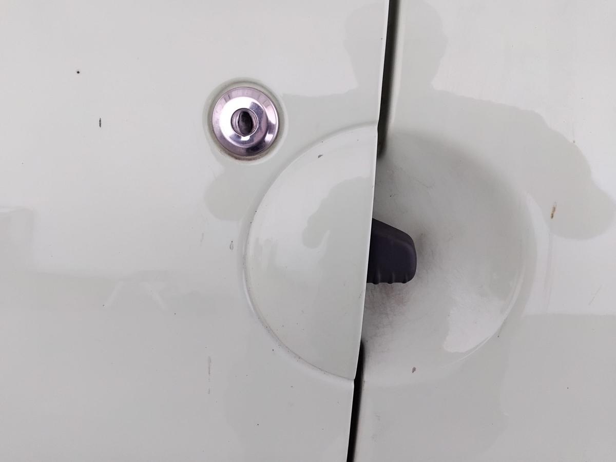 Renault Twingo 2 T&uuml;r vorn links Fahrert&uuml;r DVF97 Pastellgelb BJ2008