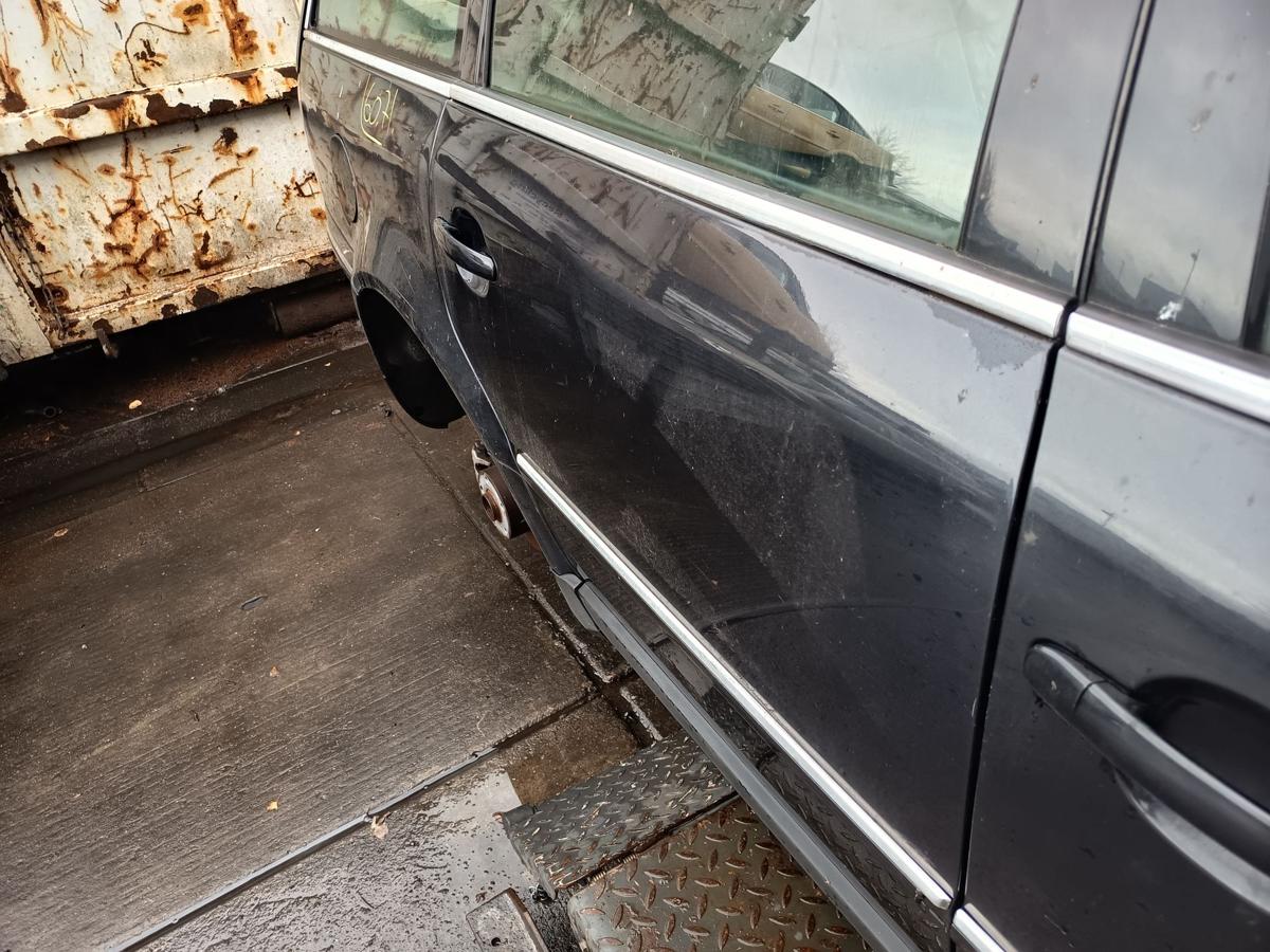 VW Passat 3BG Kombi original T&uuml;r hinten rechts Fond C9Z Black Magic Bj 2003