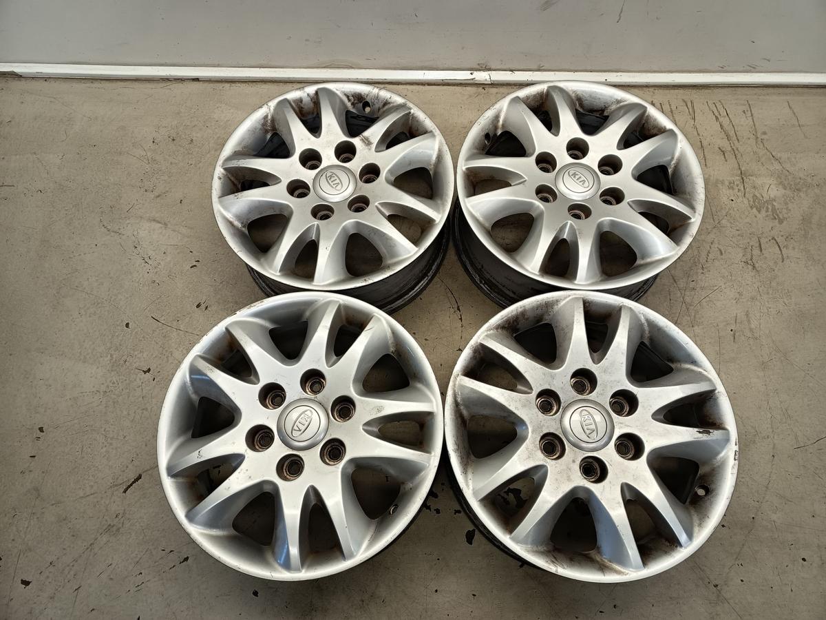 Kia Carnival III original Satz Alufelgen 6,5x17 ET46 529104D250 Bj 2006