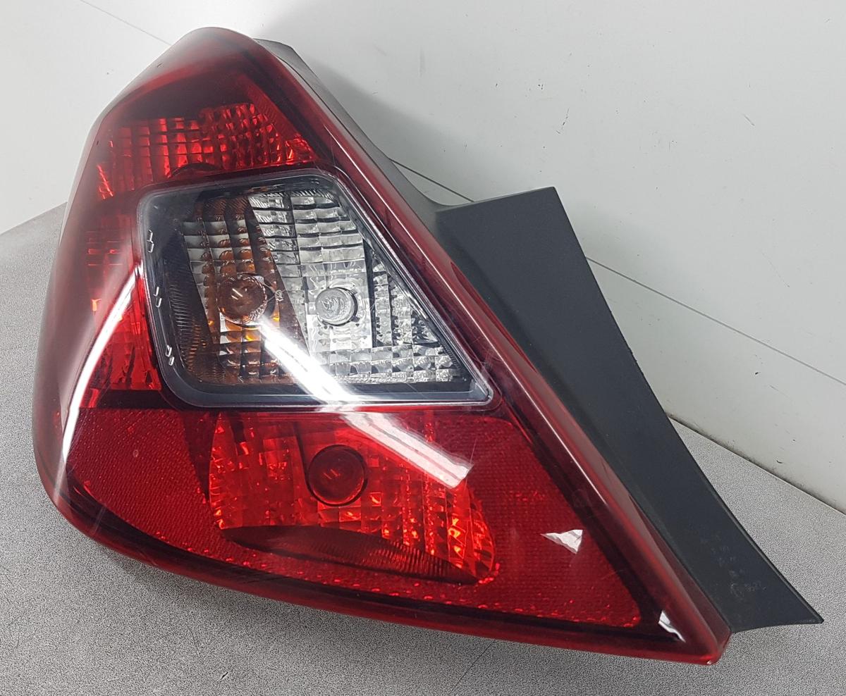 Opel Corsa D Rückleuchte Rücklicht links 13296479 89092690 Bj2014 5 Türig