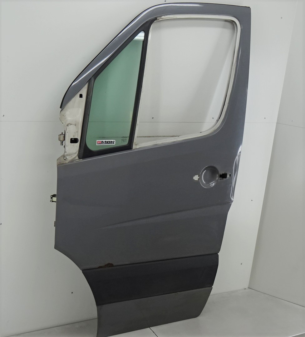 VW Crafter Tür vorn links in 902 grauweiss Bj2007 Kastenwagen Hochdach