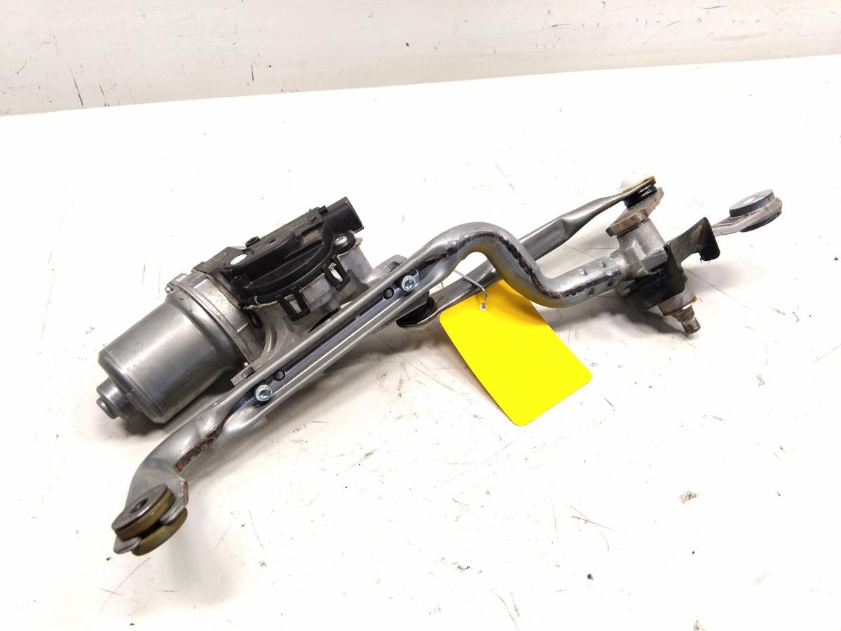 Toyota Yaris 3 Hybrid XP13 original Wischermotor vorn mit Wischergest&auml;nge Bj2020