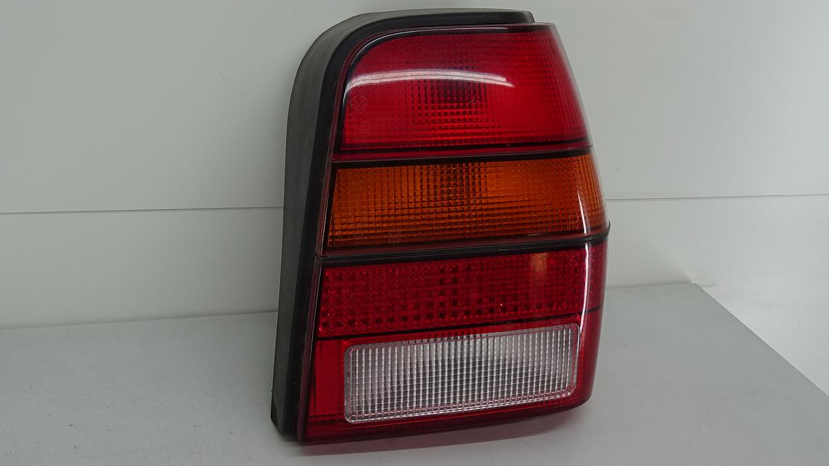 VW Polo 86C Bj1993 Rückleuchte Rücklicht rechts in rot gelb weiss