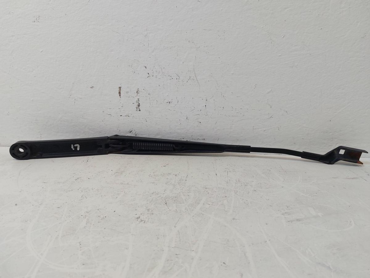 VW Passat CC Wischerarm vorn links Scheibenwischerarm Fahrerseite OEM