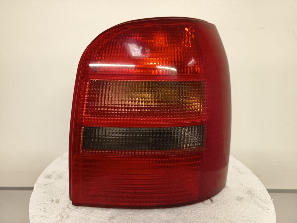 Audi A4 B5 Avant orig Rückleuchte/Schlusslicht rechts Beifahrerseite Bj 1998