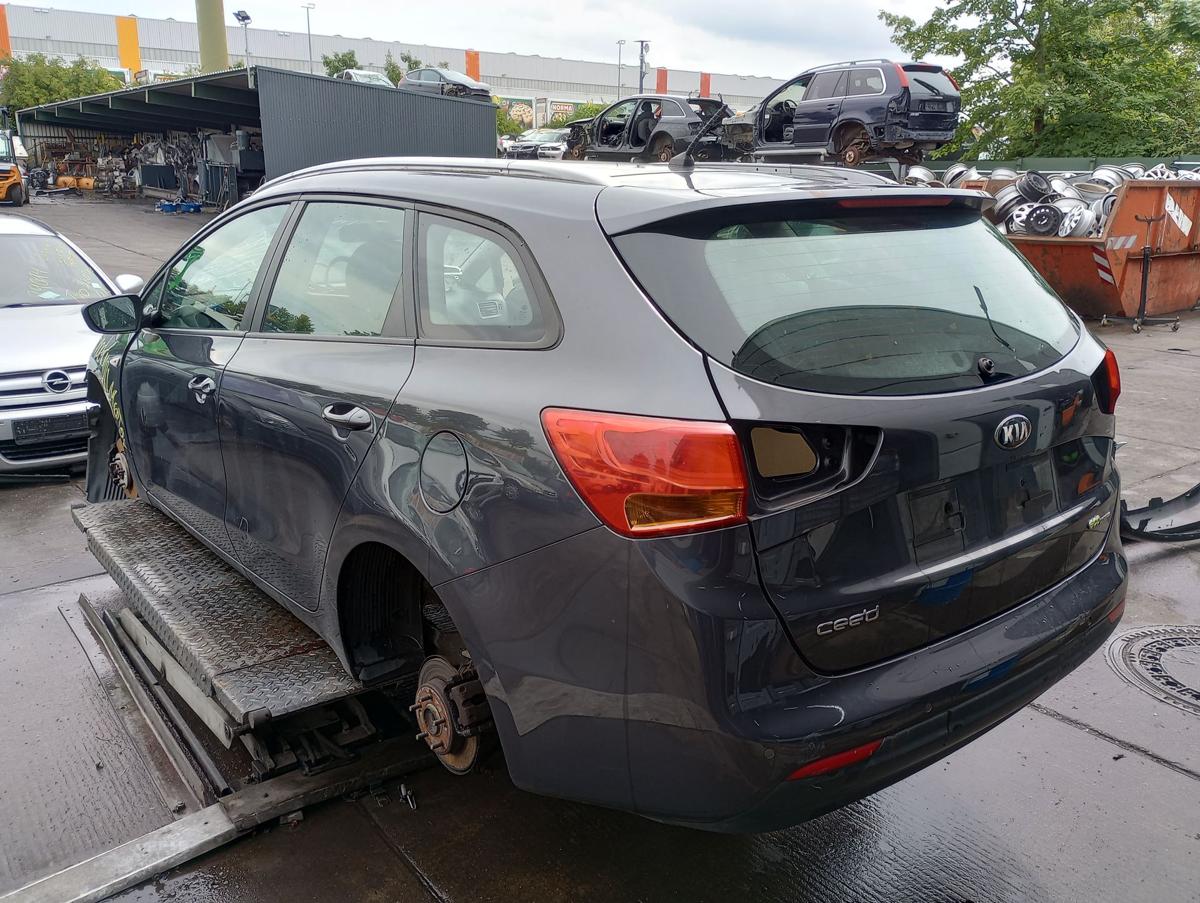 Kia cee´d II sw original Türverkleidung hinten links 83350A2010DEB Bj 2012