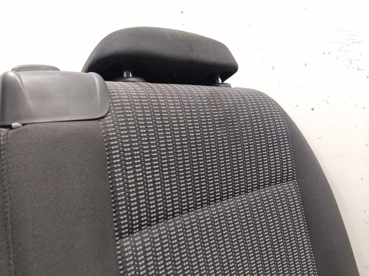 Seat Alhambra 7N R&uuml;cksitz Einzelsitz rechts Stoff titanschwarz Bj.2015 2.Reihe