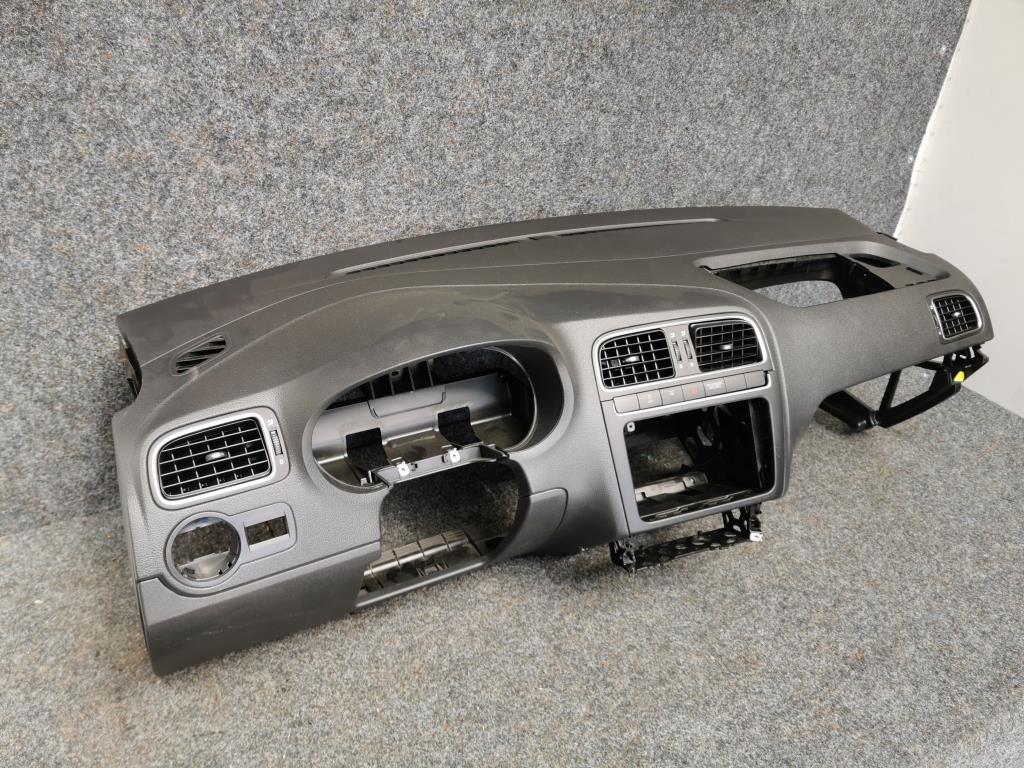 VW Polo 6R BJ 2010 Armaturenbrett Armaturentafel