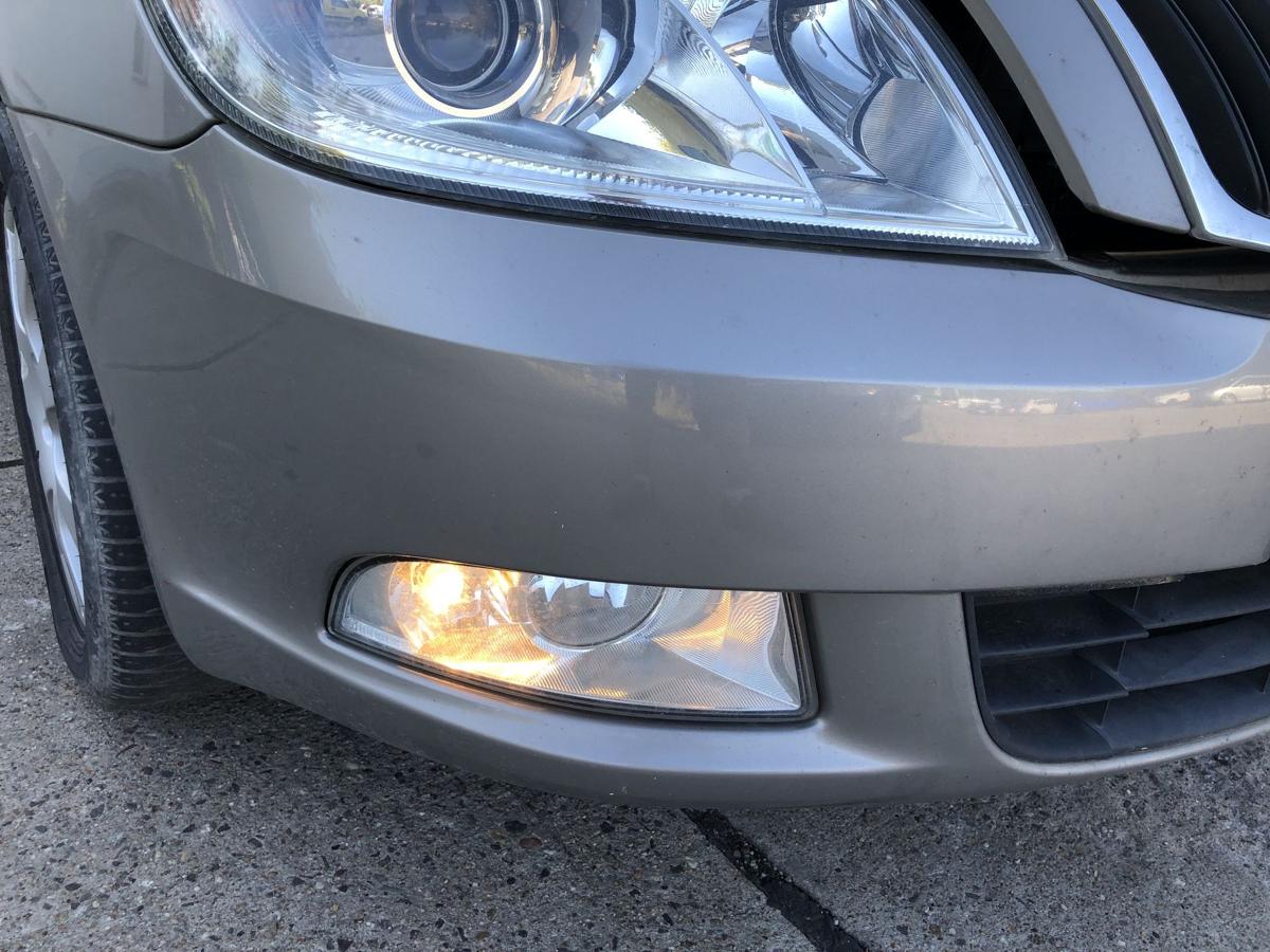 Skoda Octavia 1Z ab09 Sto&szlig;f&auml;nger vorn Frontsch&uuml;rze Nebel Tagfahrlicht LF8H