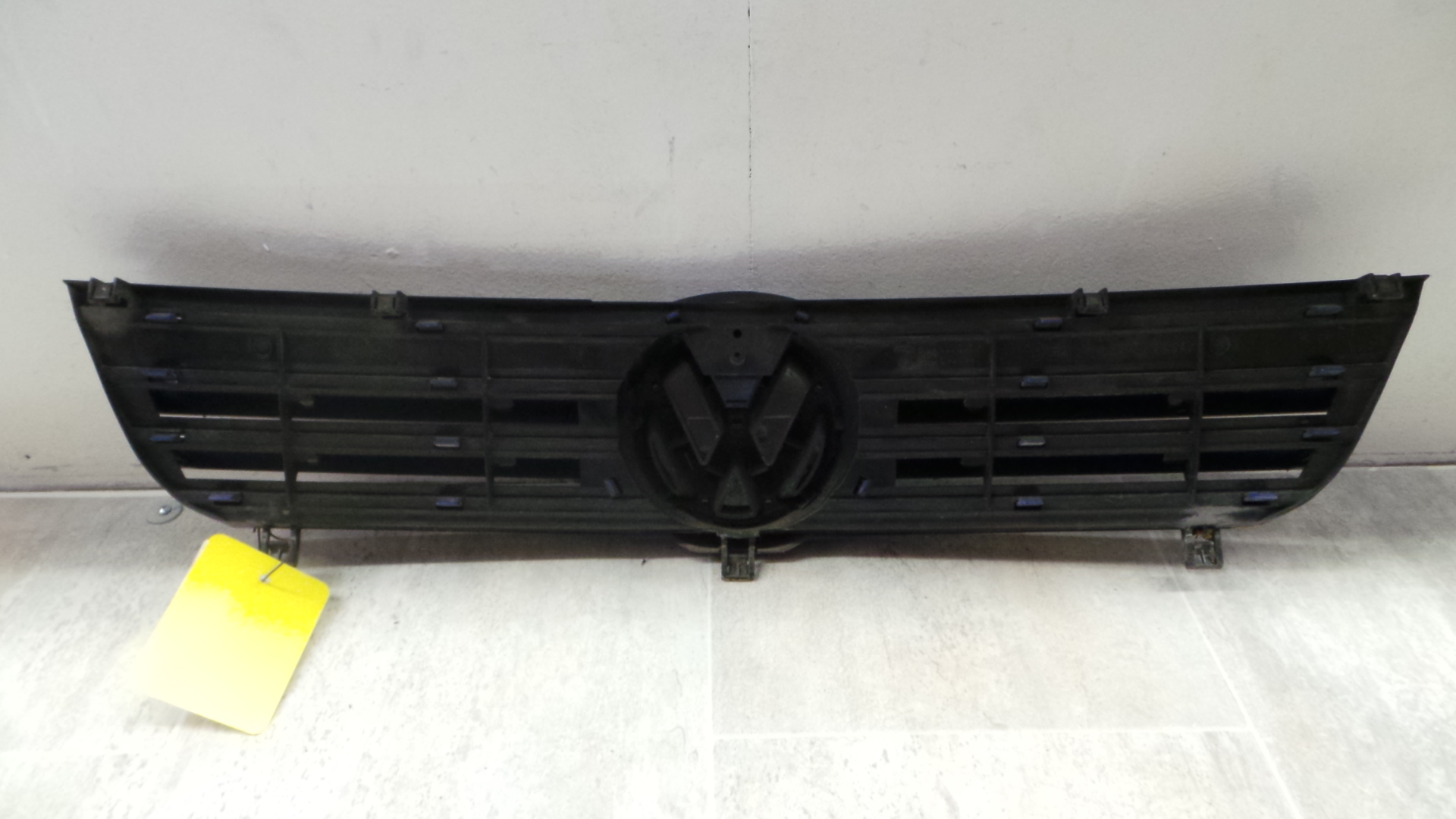 VW Polo 6n2 BJ 2001 Kühlergrill Grill Frontgrill 99-01 6N0853651J