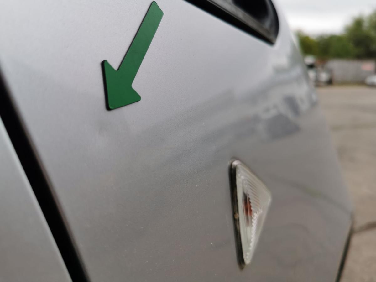 Mitsubishi Colt Z30 Kotflügel Fender Seitenwand vorn rechts A50 Pure Silver 5trg