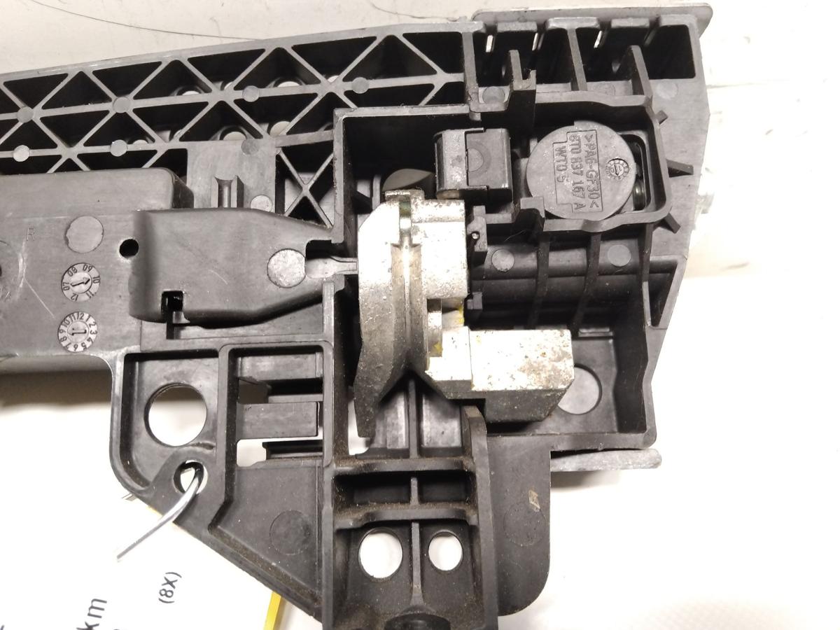 Audi A1 8X orig.T&uuml;rau&szlig;engriff vorn rechts brillantschwarz LY9B mit Tr&auml;ger BJ2010