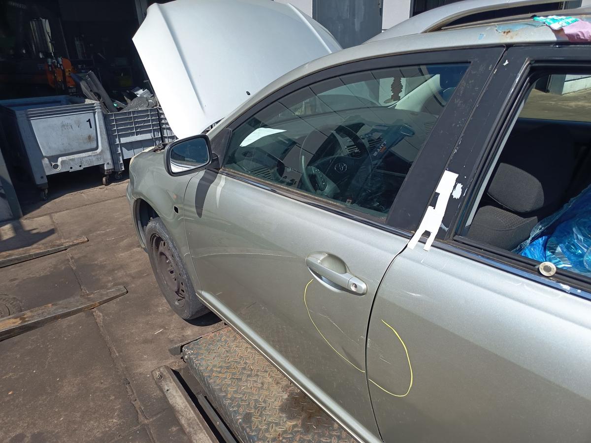 Toyota Avensis T25 original T&uuml;r vorn links Fahrer 1C0 Polarsilber Bj 2005