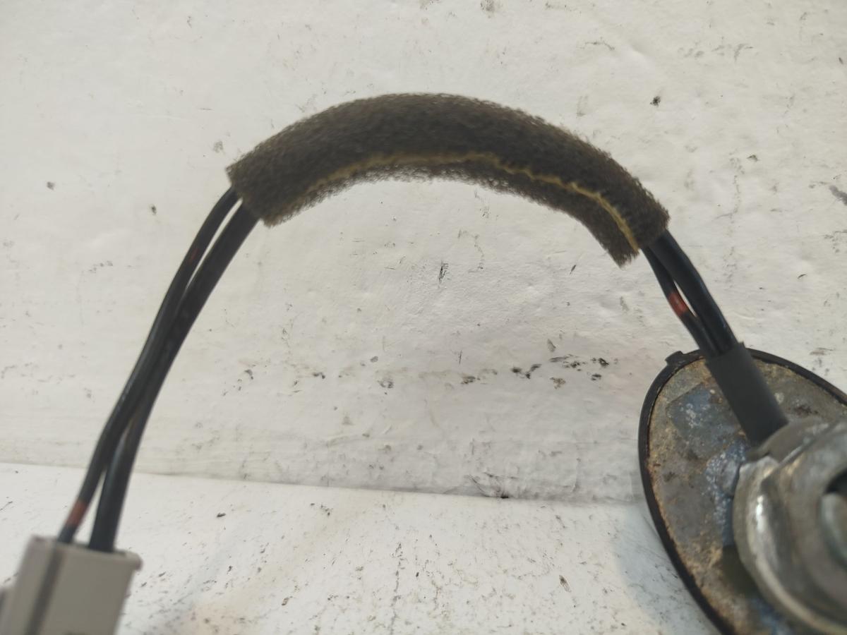 Mitsubishi Colt Z30 Antennenfuss Dachantenne ohne Dichtung Stecker vergleichen