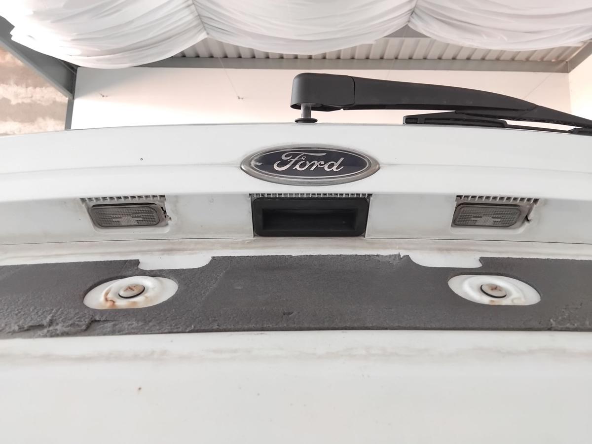 Ford Fiesta JA8 original Heckklappe frostweiß mit Scheibe BJ2009