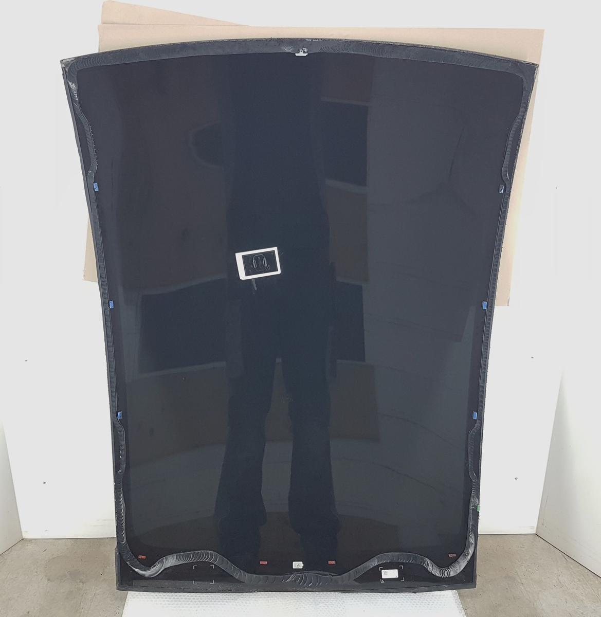 Tesla Model Y Panoramadach get&ouml;nt Bj2022 1635479-00-B Panoramic Roof