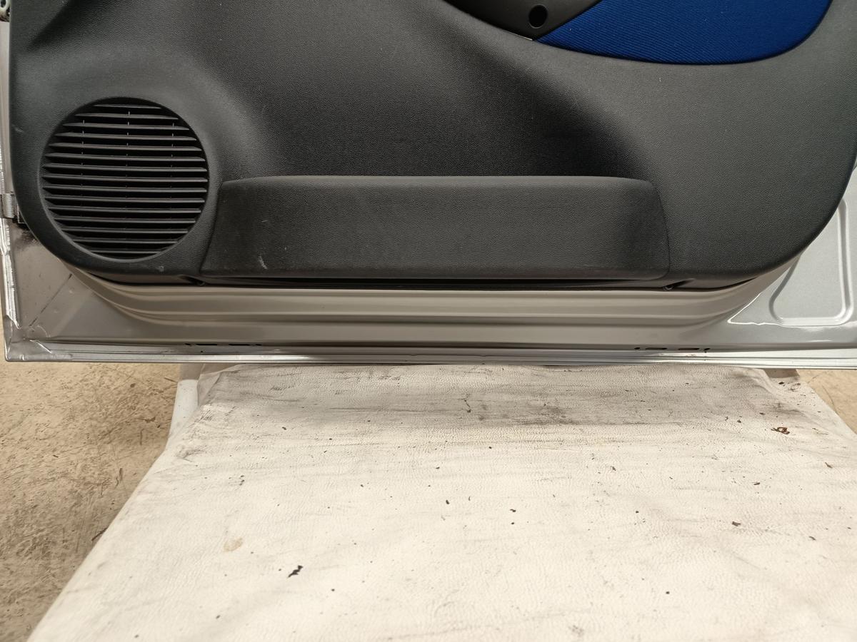 Opel Corsa C original Tür vorn rechts Beifahrer Z157 Starsilber III Bj 2006