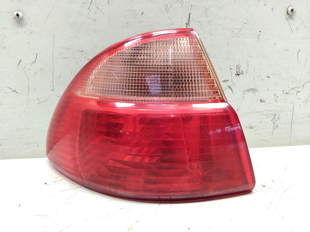 Toyota Avensis T22 Kombi R&uuml;ckleuchte Schlussleuchte links au&szlig;en Facelift BJ2002