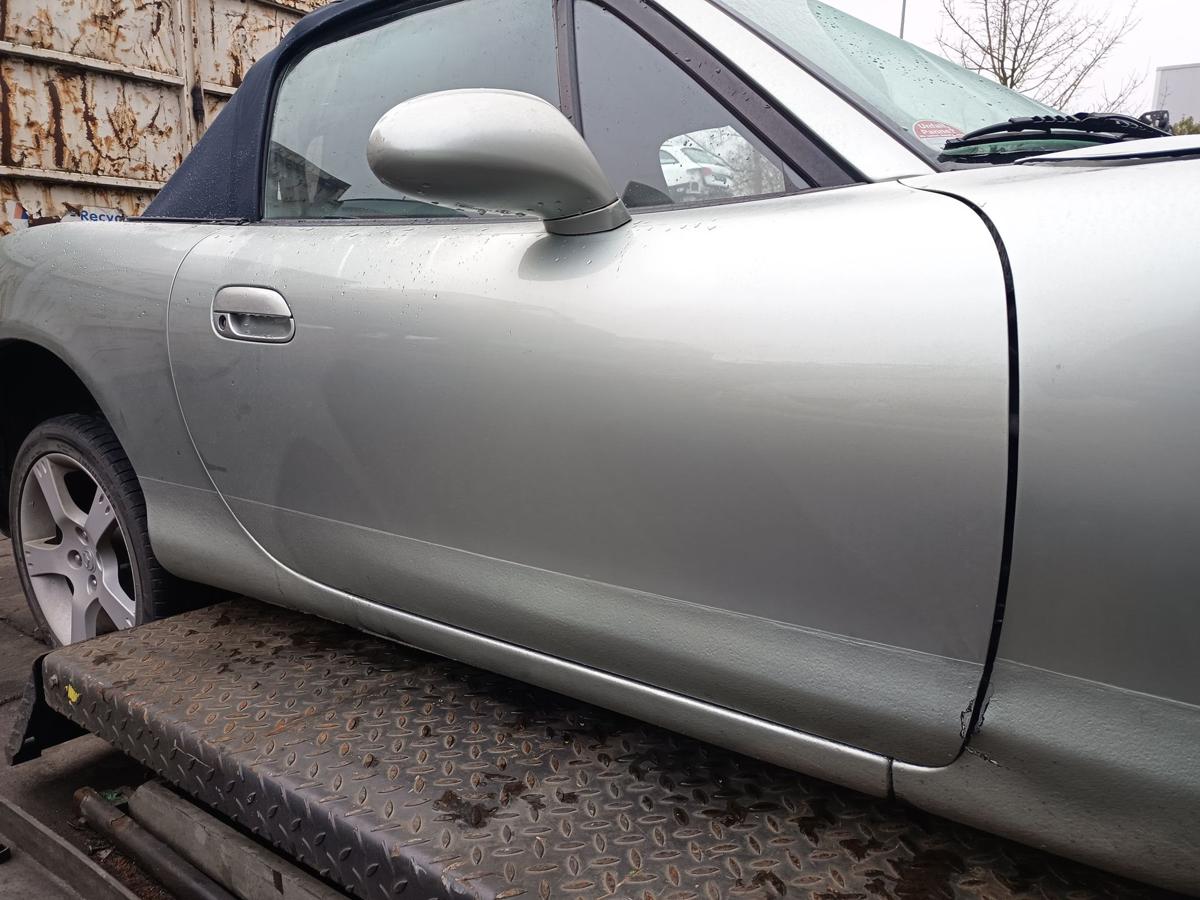 Mazda MX-5 NB orig T&uuml;r rechts Beifahrert&uuml;r Cabrio 24V Cerrionsilber Bj 2003