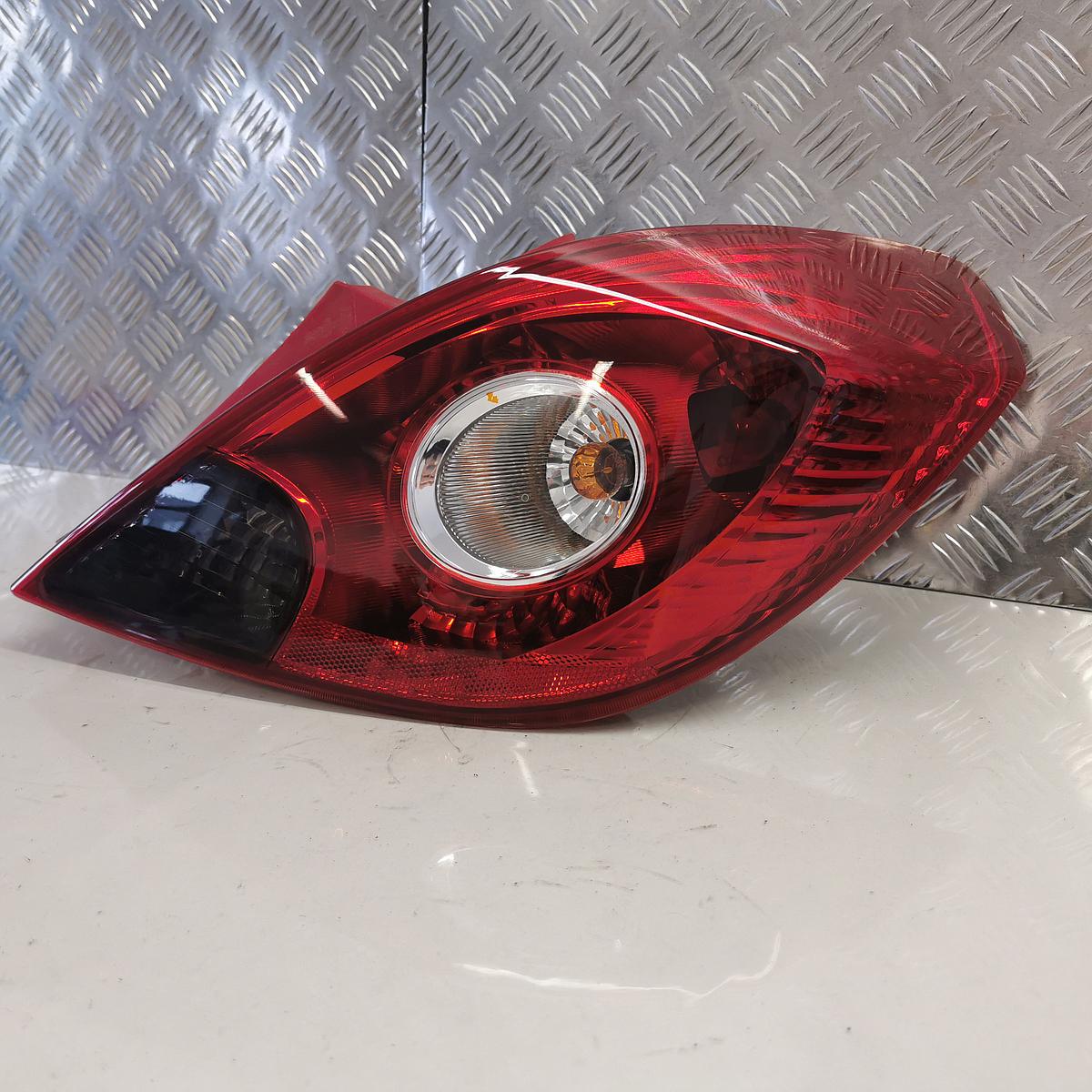 Opel Corsa D 06-10 Rückleuchte rechts Rücklicht Lampe Beifahrerseite 05098187