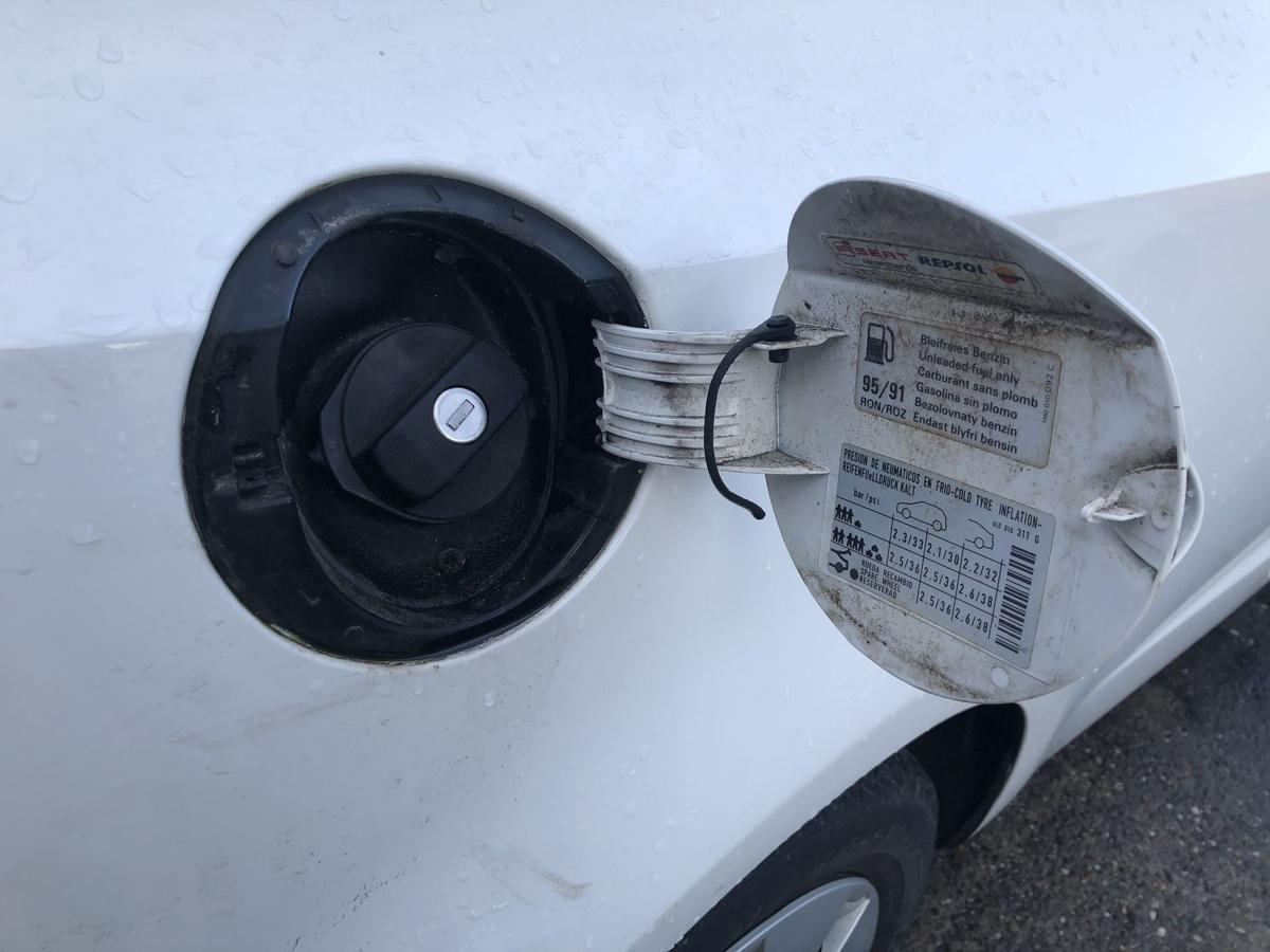 Seat Ibiza 6J Tankklappe Tankdeckel Tankverschluss LB9A Candywei&szlig;